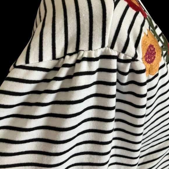 Savanna Jane Top Flower Embroidery Plus Size Stripe 1X - Picture 5 of 11